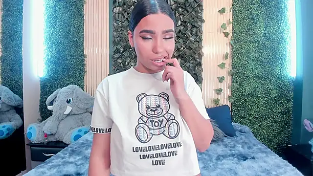 Snapshot of KhateAndersson chatting on 12-22-25, 08:50 KhateAndersson online show from 12-22-25, 08:50