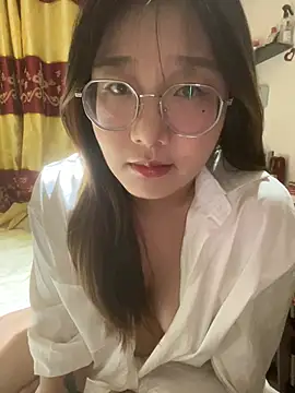 Snapshot of sisi-maiden chatting on 04-30-26, 01:06 sisi-maiden online show from 04-30-26, 01:06