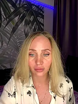 Affectionate lady online show from 10-13-25, 07:30