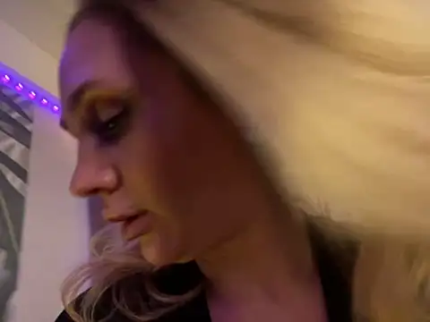 Affectionate lady online show from 12-13-25, 10:48