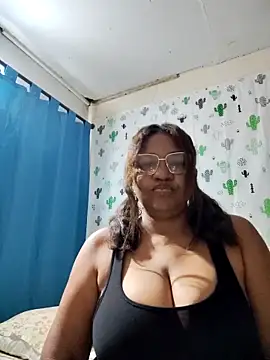 Snapshot of Avannay chatting on 03-18-26, 12:03 Avannay online show from 03-18-26, 12:03