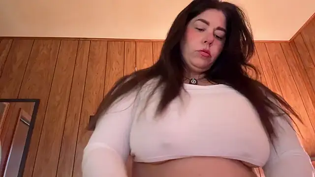 Snapshot of ValentinaPlays chatting on 06-17-26, 01:45 ValentinaPlays online show from 06-17-26, 01:45