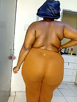 QUEEN DIVAXX online show from 10-13-25, 04:40