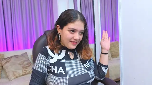 Snapshot of Niaa_Stark chatting on 04-11-26, 11:47 Niaa Stark online show from 04-11-26, 11:47