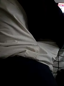 Snapshot of moreno-one chatting on 09-14-25, 05:06 moreno-one online show from 09-14-25, 05:06