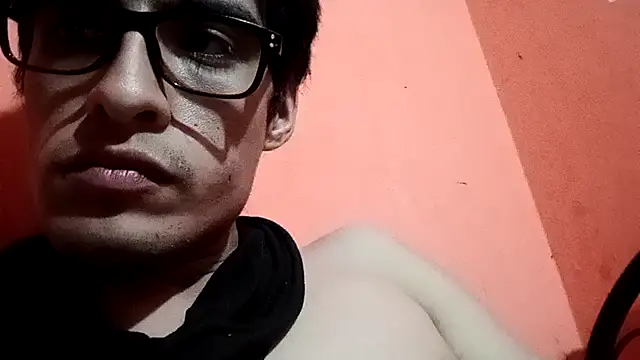 Snapshot of Hay-Viene-El-Huyy chatting on 04-22-26, 01:01 Hay-Viene-El-Huyy online show from 04-22-26, 01:01