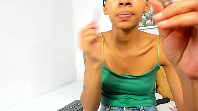 sarah ashbourne online show from 11-19-25, 12:16