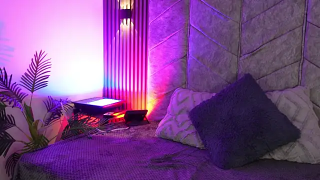 maddy1y  online show from 02-24-26, 12:03