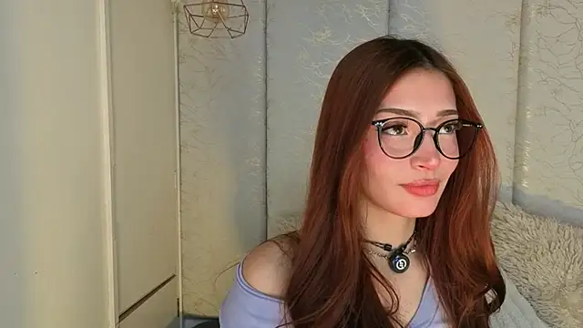 Snapshot of maddy1y_ chatting on 05-18-26, 01:06 maddy1y online show from 05-18-26, 01:06