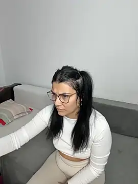 MiaKiittyy online show from 10-01-25, 04:02