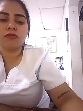 yesi-nursehot online show from 09-13-25, 02:44