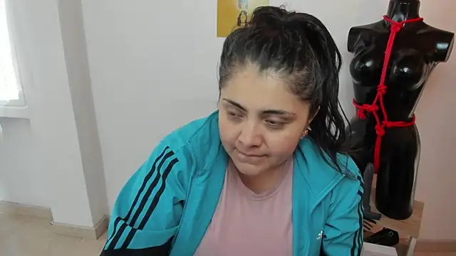 TifanyAmazinng online show from 09-17-25, 12:18