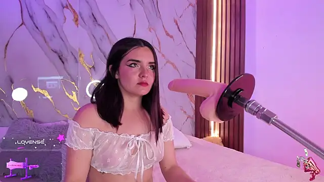 Snapshot of alicecute77 chatting on 09-09-25, 02:33 alicecute77 online show from 09-09-25, 02:33