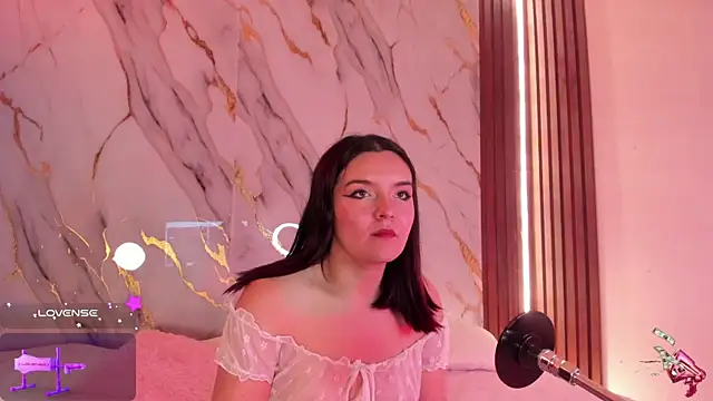 Snapshot of alicecute77 chatting on 09-26-25, 03:21 alicecute77 online show from 09-26-25, 03:21