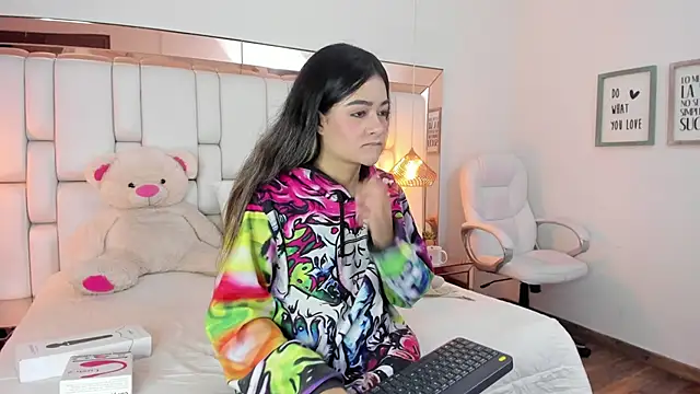 Snapshot of ValeriaPrado chatting on 09-27-25, 08:03 ValeriaPrado online show from 09-27-25, 08:03