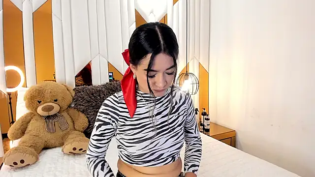 Snapshot of ValeriaPrado chatting on 10-27-25, 11:31 ValeriaPrado online show from 10-27-25, 11:31