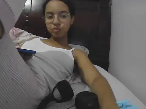 BabygirlCaramelo online show from 10-03-25, 12:29