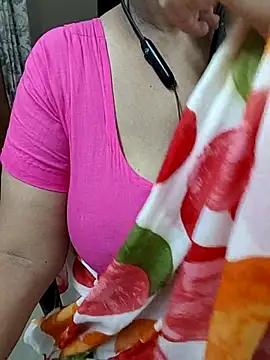 Snapshot of tami_lavanya chatting on 06-17-26, 06:38 tami lavanya online show from 06-17-26, 06:38