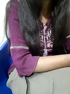 Aarti-kumri online show from 10-16-25, 02:29