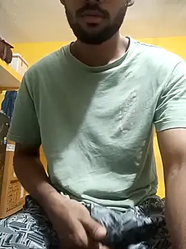 Snapshot of mayur_raaje chatting on 06-08-26, 05:41 mayur raaje online show from 06-08-26, 05:41