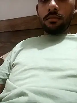 Snapshot of mayur_raaje chatting on 06-27-26, 03:33 mayur raaje online show from 06-27-26, 03:33