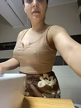 Snapshot of Lexi_Storm chatting on 02-21-26, 06:03 Lexi Storm online show from 02-21-26, 06:03