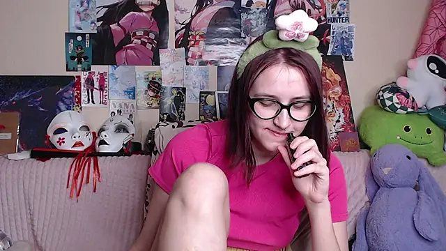 AliceChio online show from 12-16-25, 04:17