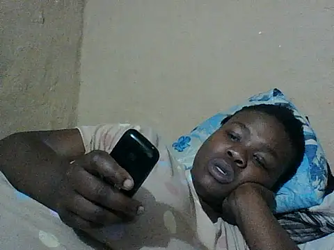 Snapshot of chocolateboobs92 chatting on 09-27-25, 01:54 chocolateboobs92 online show from 09-27-25, 01:54