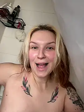 Snapshot of EileenKenner chatting on 02-02-26, 07:23 EileenKenner online show from 02-02-26, 07:23