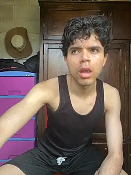 Axel-Mejia online show from 10-20-25, 07:03