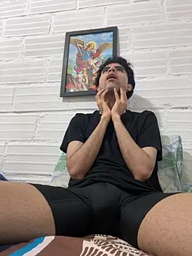 Axel-Mejia online show from 10-23-25, 01:43