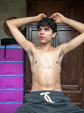 Axel-Mejia online show from 12-22-25, 07:44