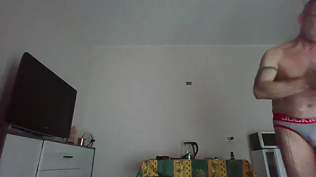 Snapshot of Lynceus chatting on 05-06-26, 10:42 Lynceus online show from 05-06-26, 10:42