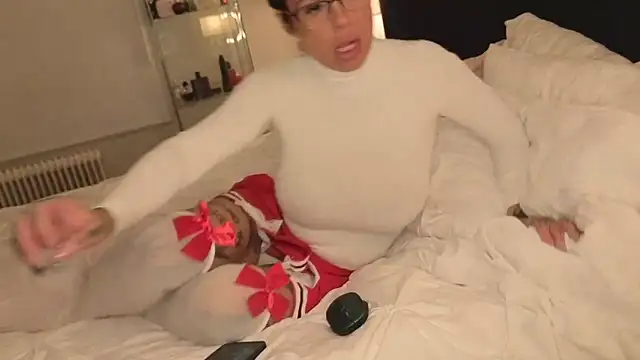 sexygilf82 online show from 09-26-25, 09:08