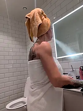 sexygilf82 online show from 11-13-25, 09:36