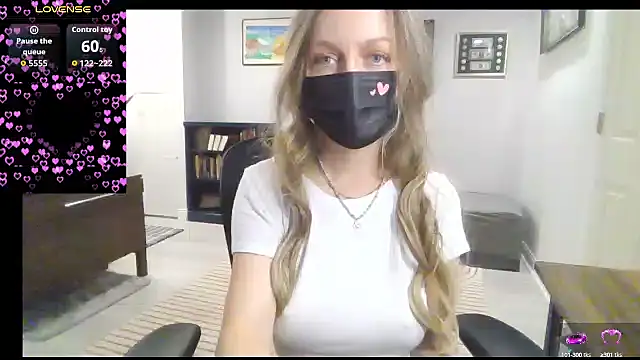 Snapshot of Magical_Milf_MelissaXX chatting on 10-01-25, 05:19 Magical Milf MelissaXX online show from 10-01-25, 05:19