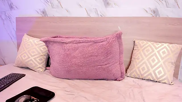 Snapshot of sofiagomez__ chatting on 12-13-25, 07:53 sofiagomez online show from 12-13-25, 07:53