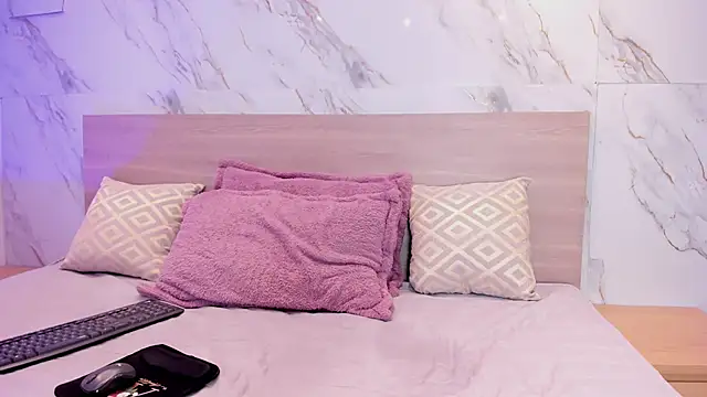 Snapshot of sofiagomez__ chatting on 01-18-26, 06:12 sofiagomez online show from 01-18-26, 06:12