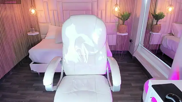 DulceGreem online show from 11-28-25, 11:35