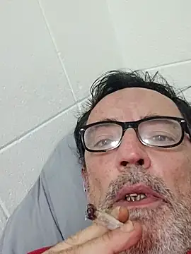 Txacas online show from 11-15-25, 01:03