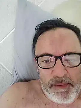 Txacas online show from 12-17-25, 02:28