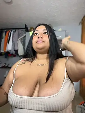Snapshot of Nicky-222 chatting on 07-29-26, 01:42 Nicky-222 online show from 07-29-26, 01:42