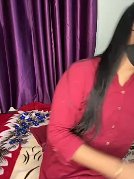 Snapshot of best_couple19 chatting on 09-13-25, 04:29 best couple19 online show from 09-13-25, 04:29