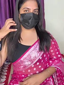 Snapshot of best_couple19 chatting on 09-21-25, 04:30 best couple19 online show from 09-21-25, 04:30