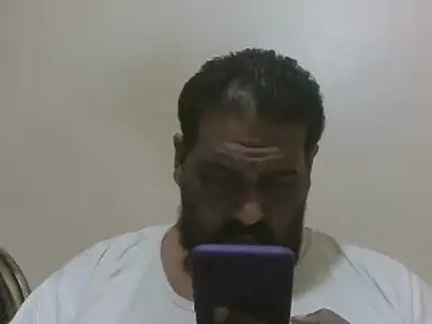 Snapshot of elpoop7305 chatting on 12-18-25, 12:44 elpoop7305 online show from 12-18-25, 12:44