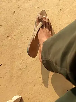 INTERNATIONAL0001 online show from 11-09-25, 04:00