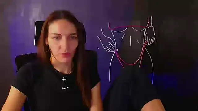 Snapshot of Aurora_Loveu chatting on 10-14-25, 12:33 Aurora Loveu online show from 10-14-25, 12:33