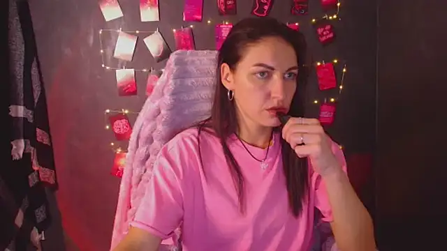 Snapshot of Aurora_Loveu chatting on 11-13-25, 08:41 Aurora Loveu online show from 11-13-25, 08:41