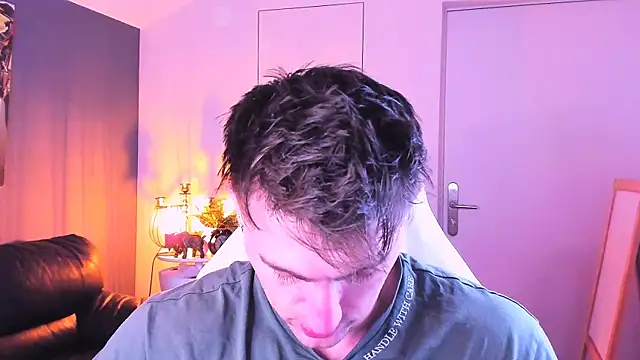 Oscar Miller  online show from 10-03-25, 09:12