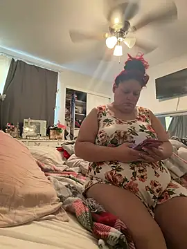 Snapshot of xHelloKitty chatting on 03-24-26, 11:32 xHelloKitty online show from 03-24-26, 11:32